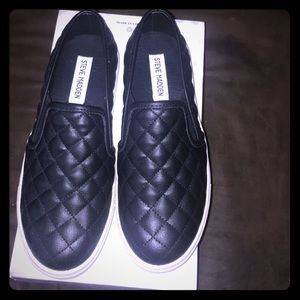 Steve Madden Eccentric-Q Slip ons